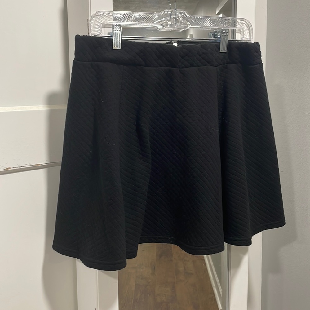 Black skirt - lg